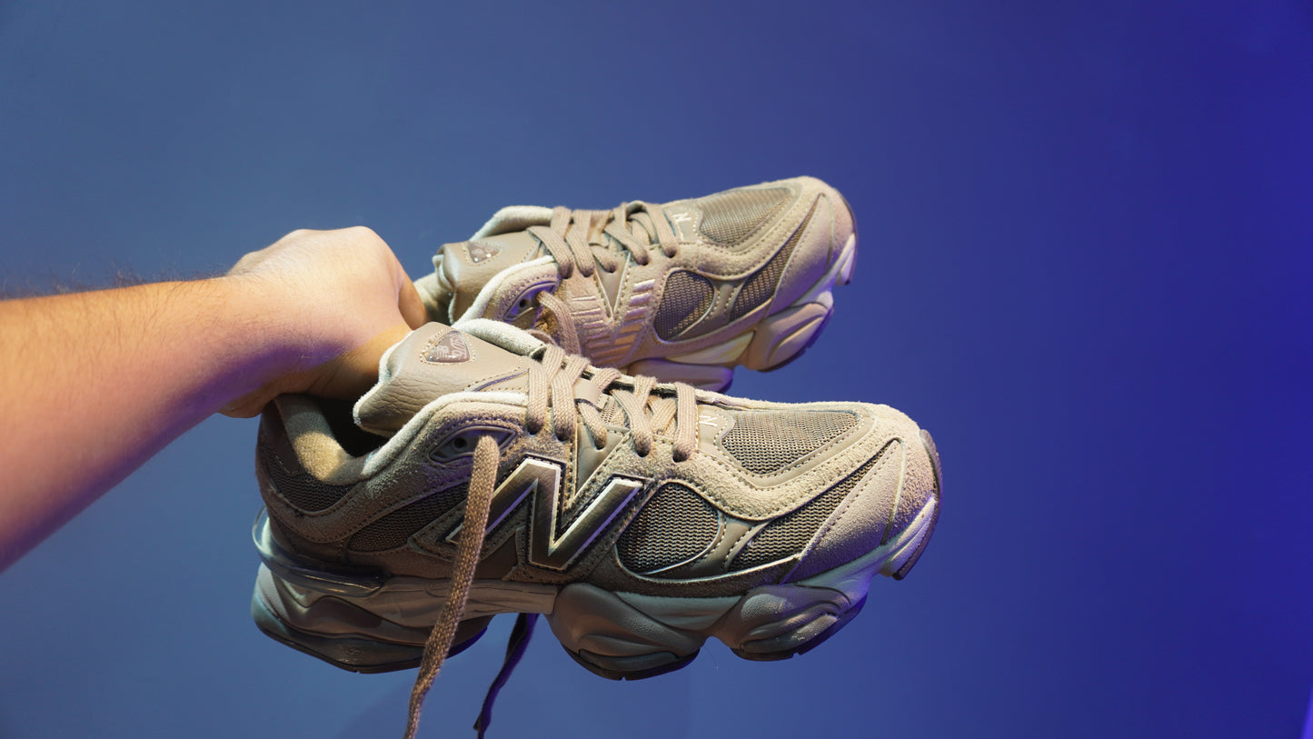New Balance 9060 Café – Estilo retro, comodidad moderna