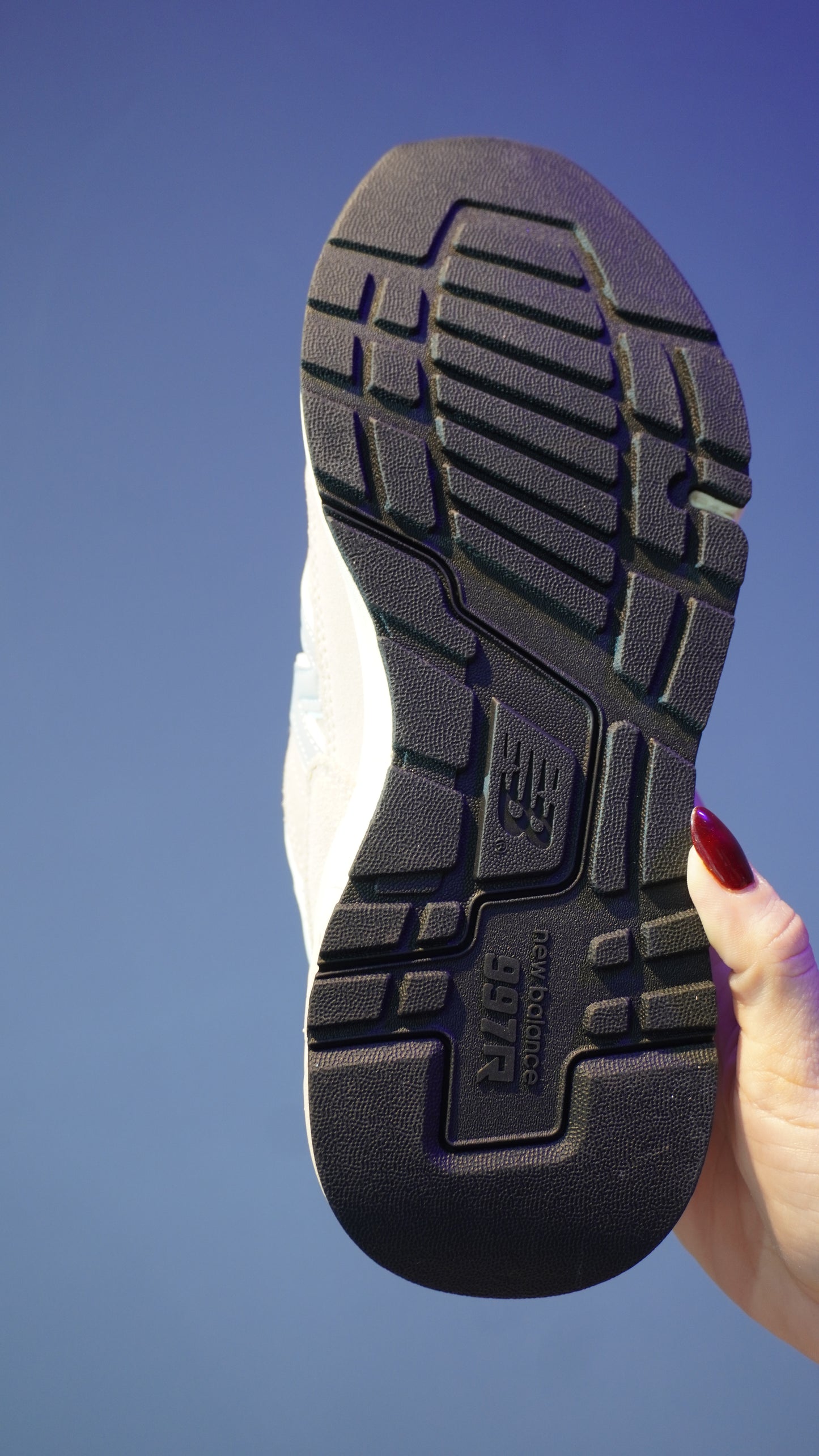 New Balance 997R – Clásico renovado con estilo urbano