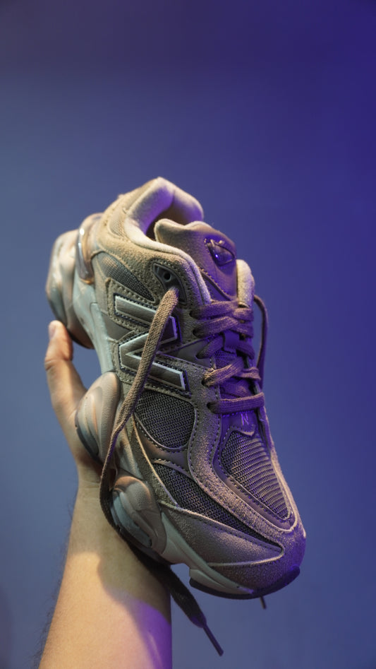 New Balance 9060 Café – Estilo retro, comodidad moderna