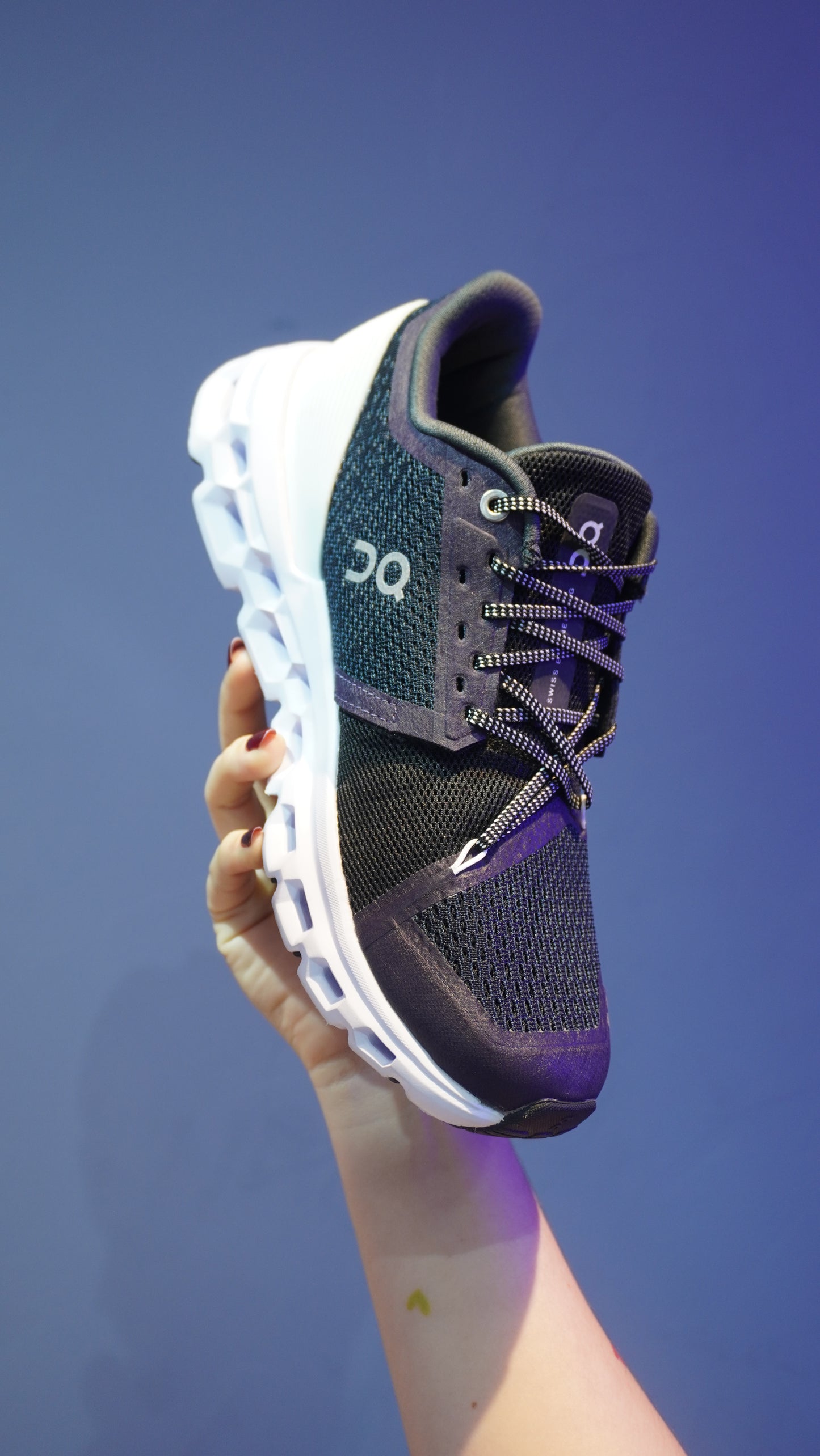 On Cloudstratus Mujer – Black/Gray, Doble Amortiguación y Máxima Estabilidad