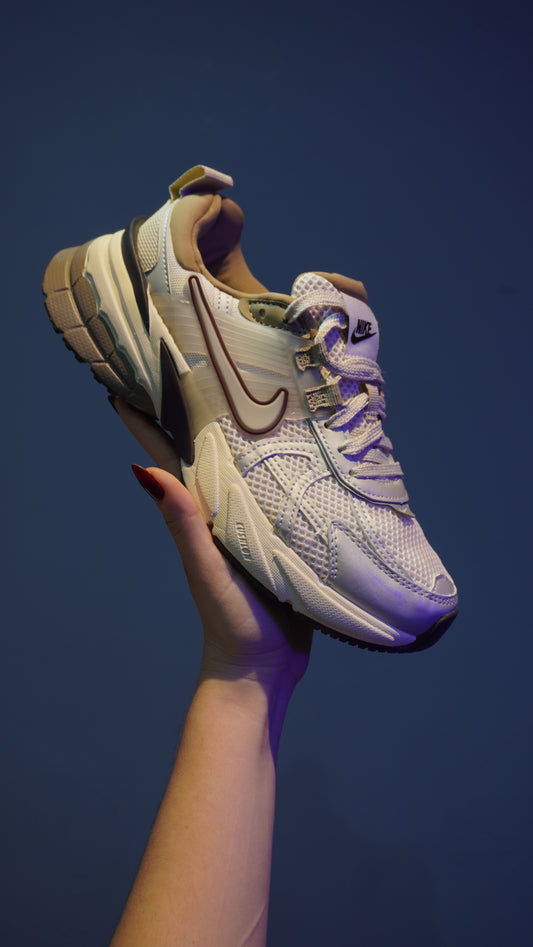 Nike V2K Run – Estilo retro con energía moderna