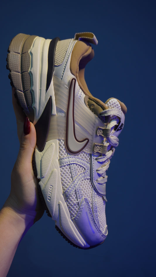 Nike V2K Run – Estilo retro con energía moderna