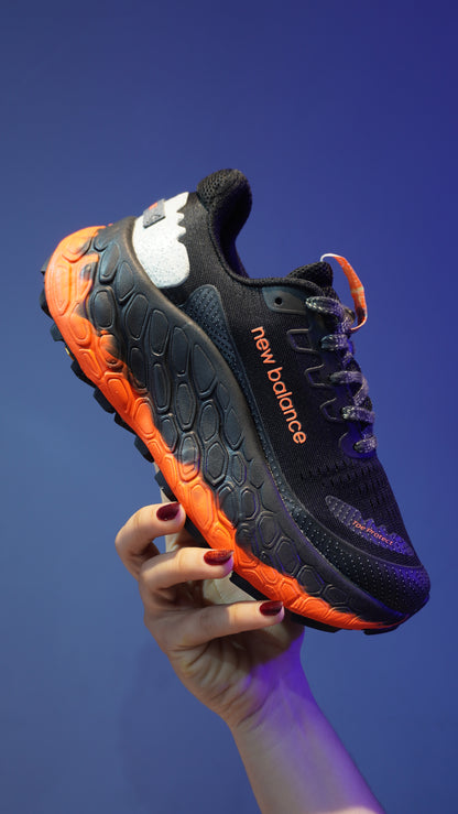 New Balance Fresh Foam X More para Mujer – Black Orange