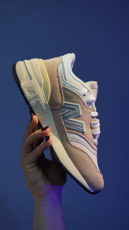 New Balance 997R – Clásico renovado con estilo urbano