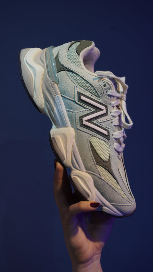 New Balance 9060 Verde – Estilo y confort en cada paso
