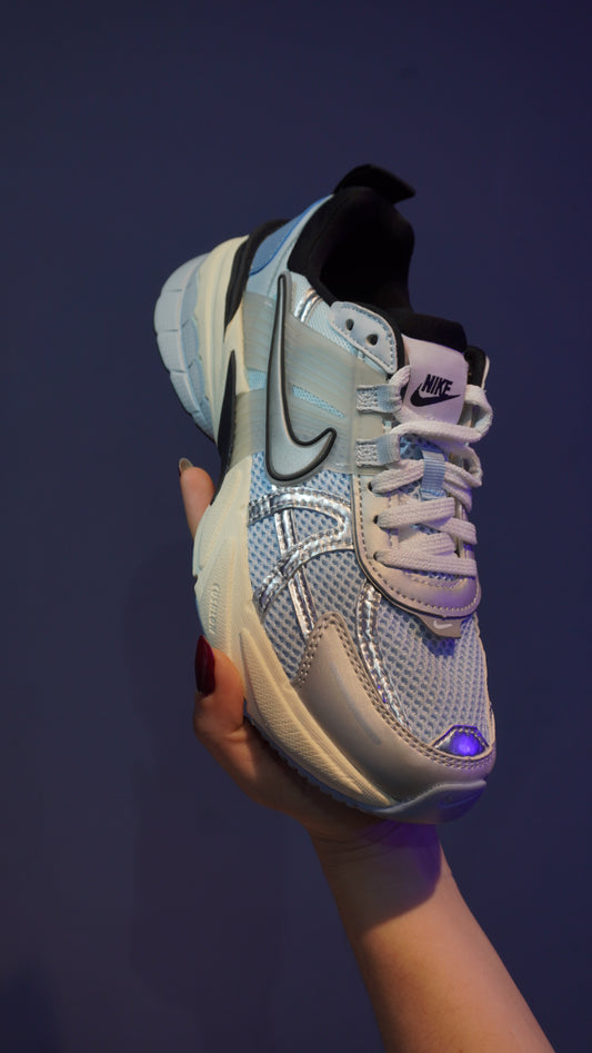 Nike V2K Run – Estilo retro con energía moderna