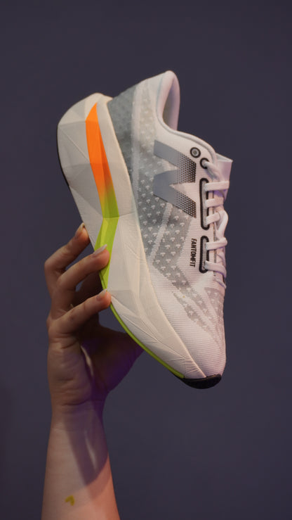 New Balance FuelCell Rebel para Mujer white green