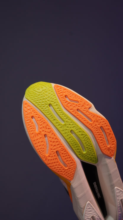 New Balance FuelCell Rebel para Mujer