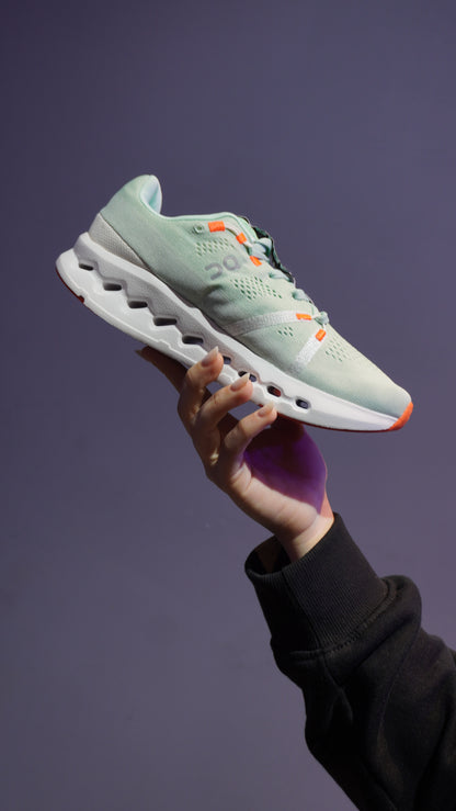 On running Cloudsurfer Mujer – Amortiguación Suave y Fluida con Tecnología CloudTec Phase