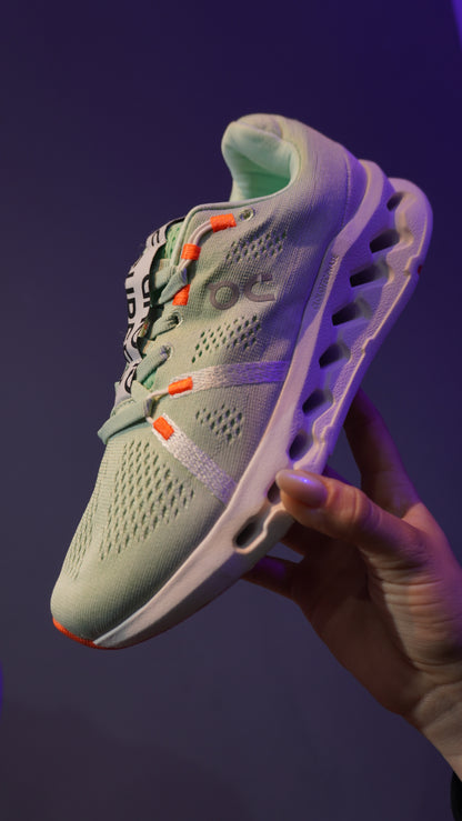 On running Cloudsurfer Mujer – Amortiguación Suave y Fluida con Tecnología CloudTec Phase